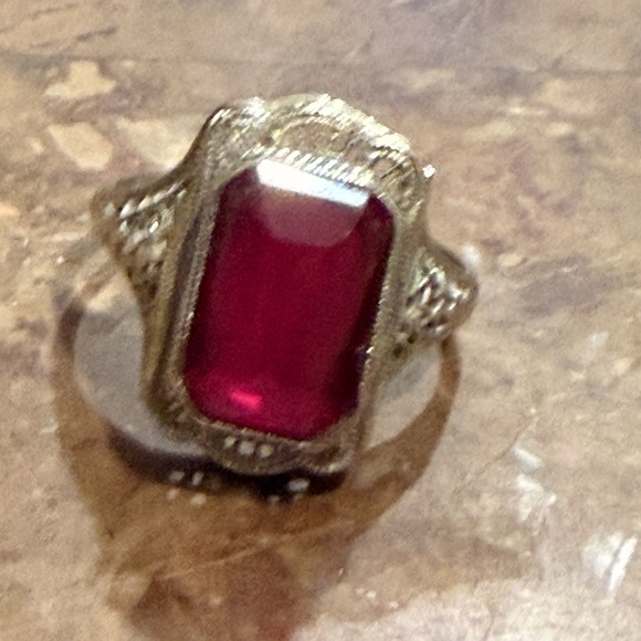 Antique 14kt lace filigree white gold Ring with a synthetic ruby - Picture 8 of 16